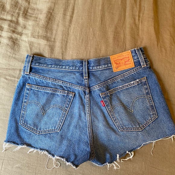 Levi 501 shorts - Picture 2 of 3
